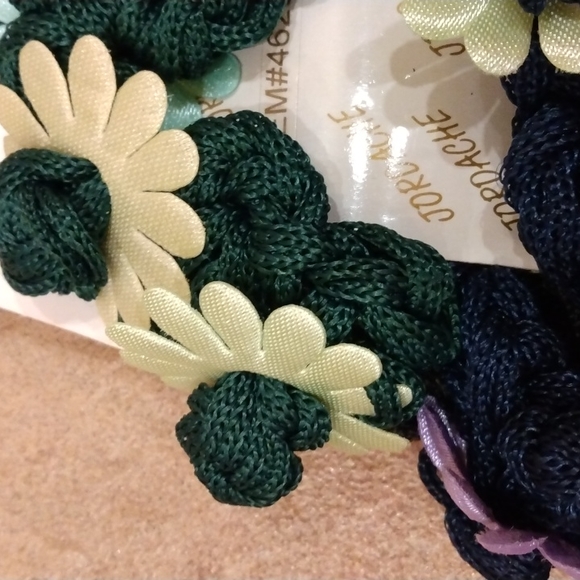 Flower Rubber Bands - Picture 2 of 3